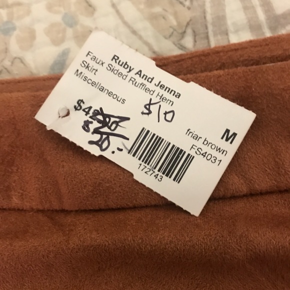 Ruby and Jenna mini skirt M - Picture 3 of 4